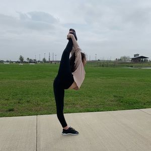 Meet your Posher, Gia bella